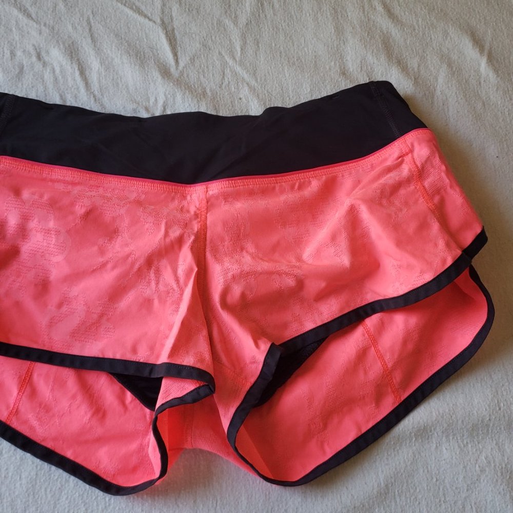 Lululemon Speed Up Shorts. Pink Size 6 - Picture 6 of 6